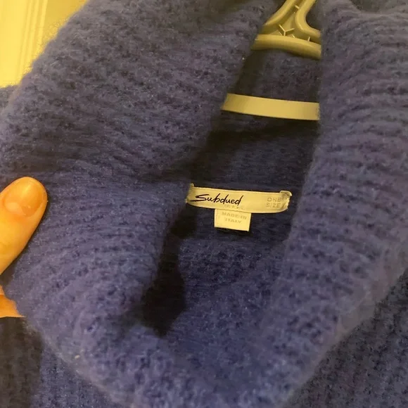 Blue sweater 💙 - Picture 2 of 2